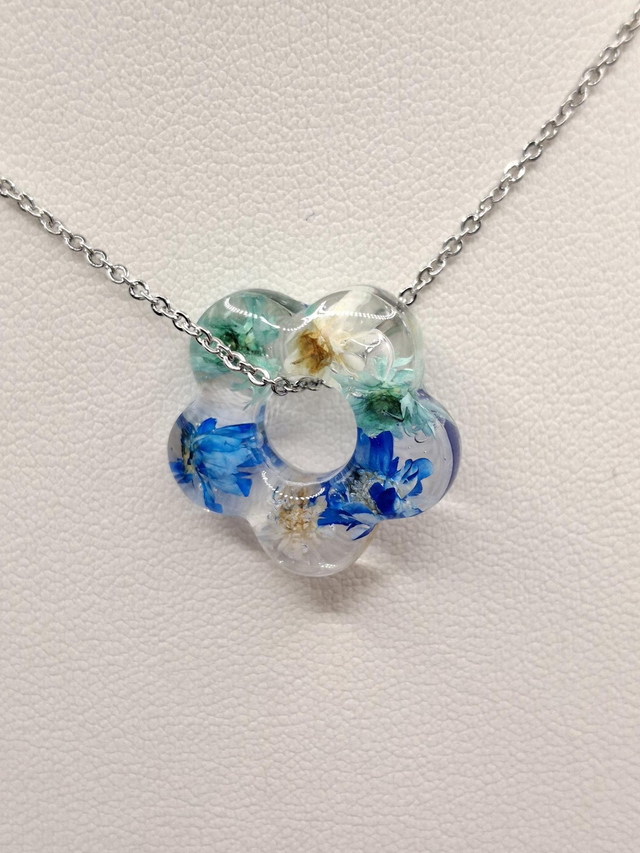 Blue preserved flower pendant 