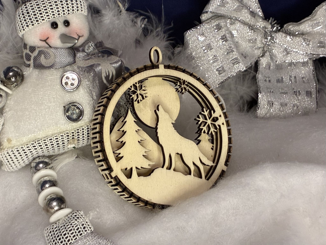 Boules de Noël en bois blanc multicouche – Scènes hivernales (10 modèles au choix)