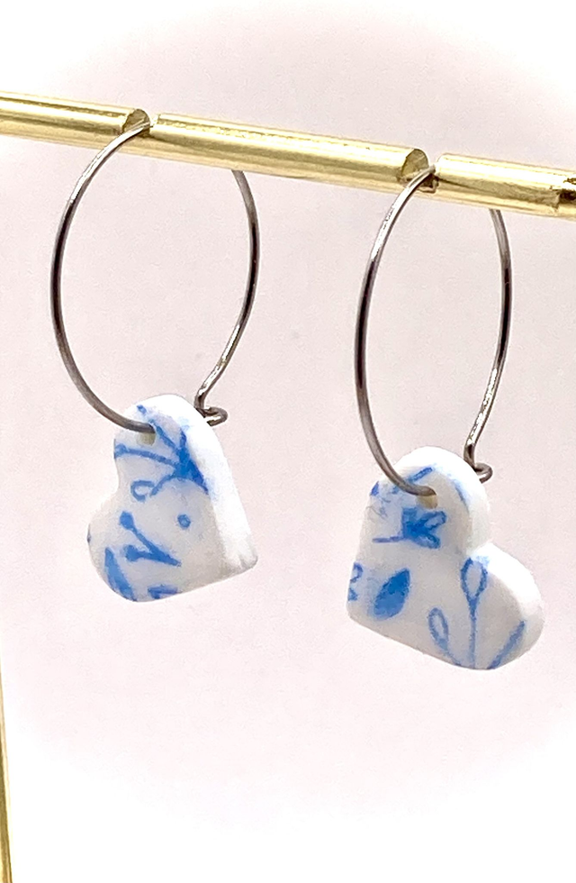 White floral heart hoop