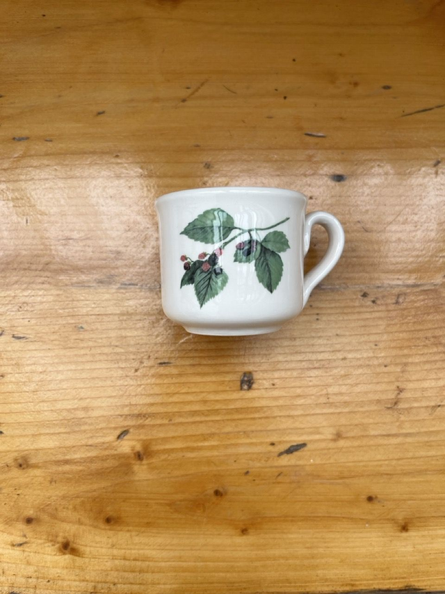 Espresso Tasse mit Henkel - Brombeeren