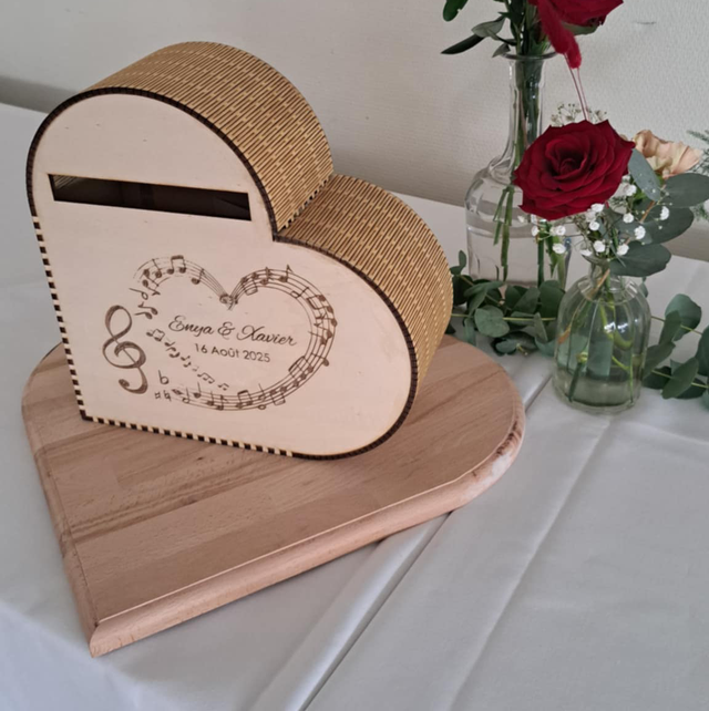 Urne en forme de cœur