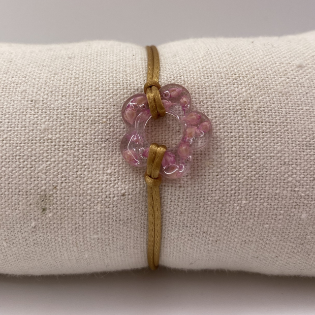 Bracelet bloom broom
