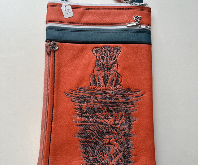 Bag - Large 2 Zips - Cat Reflection