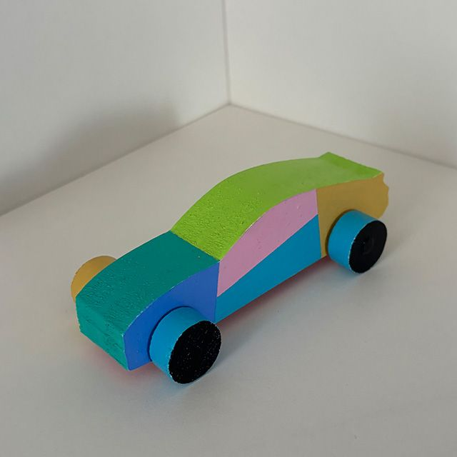 Voiture en bois 