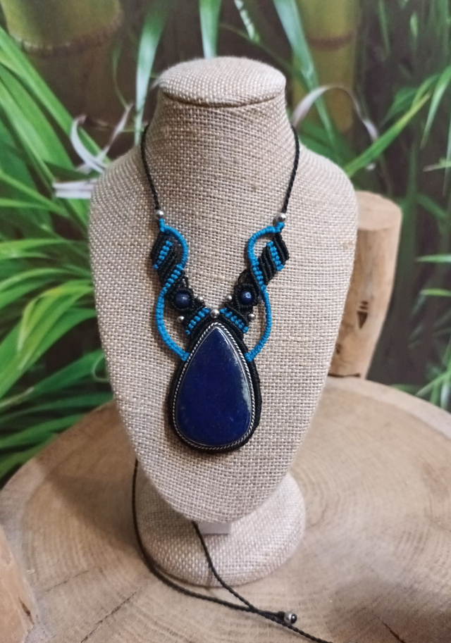 Collier en lapis lazuli