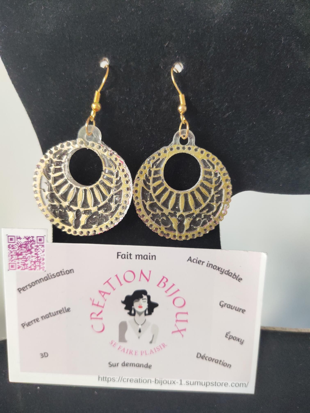 Boucle d'oreille epoxy doré 