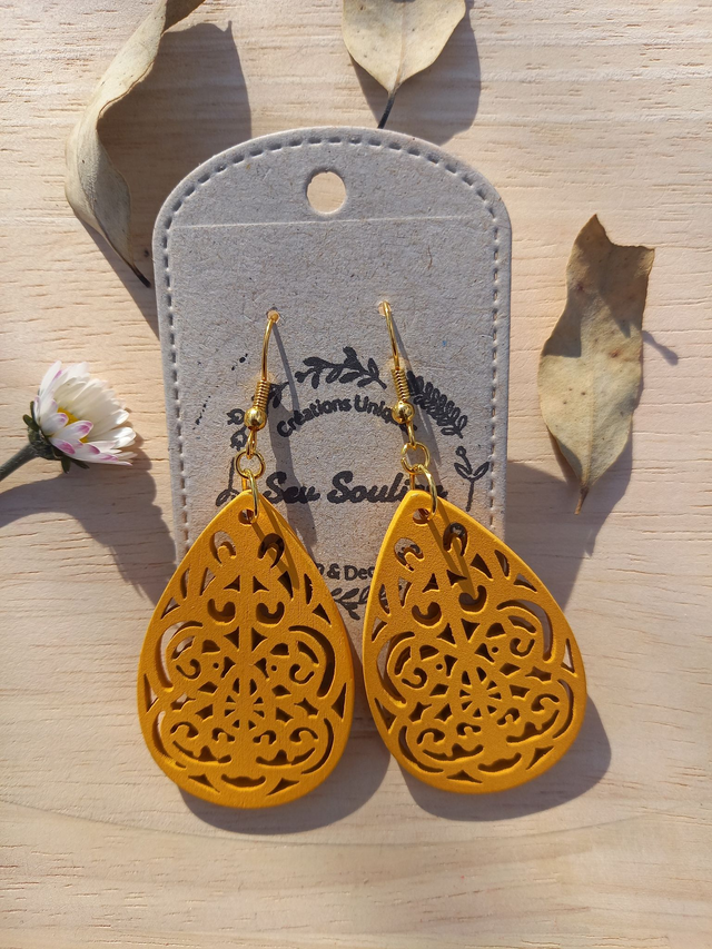 Boucles d&#039;oreilles Bois - arabesques - jaune