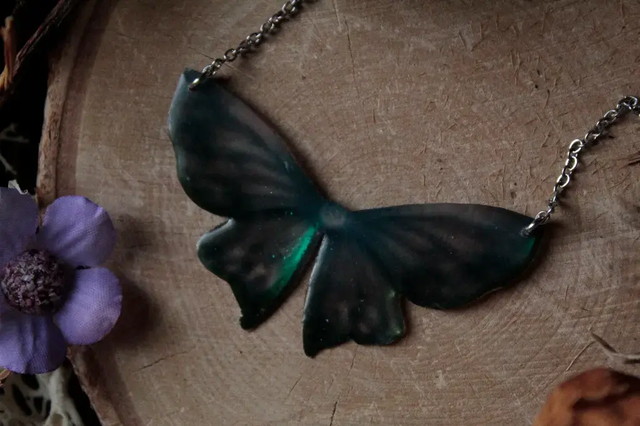 Collier- Œil Volatile