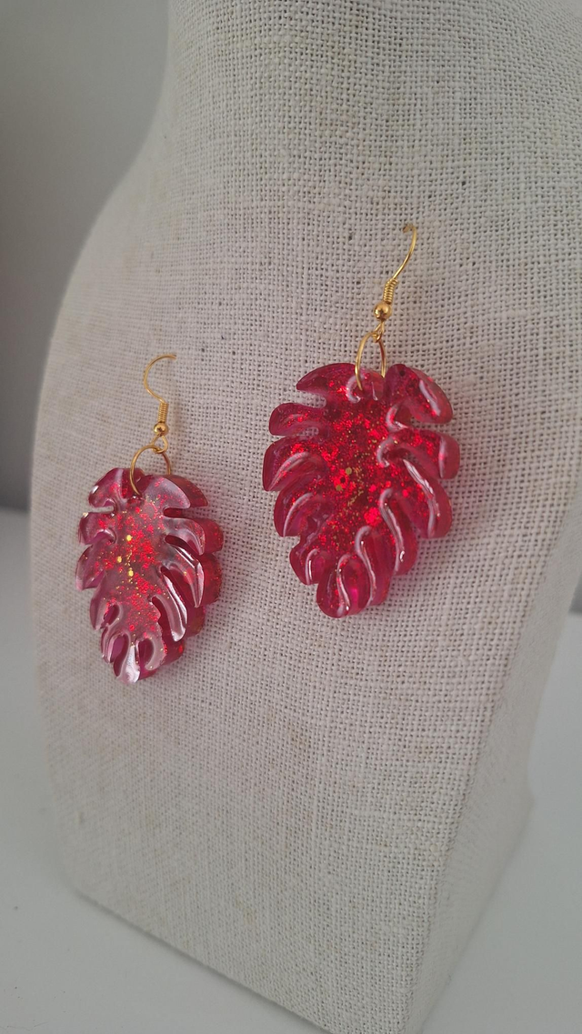 Boucles oreilles fleurs roses et paillettes dorées 