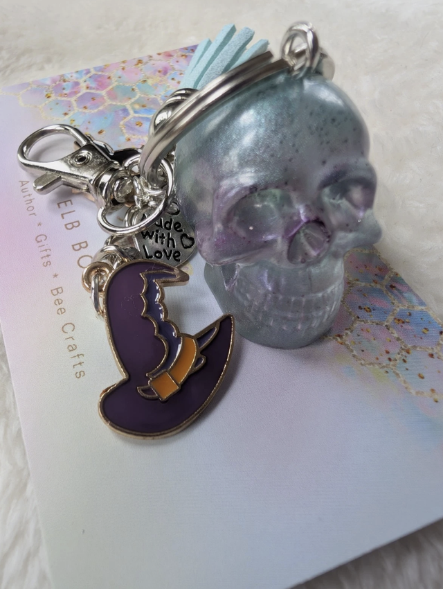 Mini Skull Keyring (Blue / Witches Hat Charm)