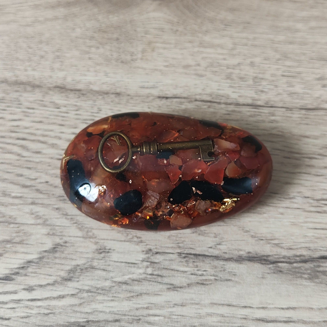 Galet de poche cornaline tourmaline noir