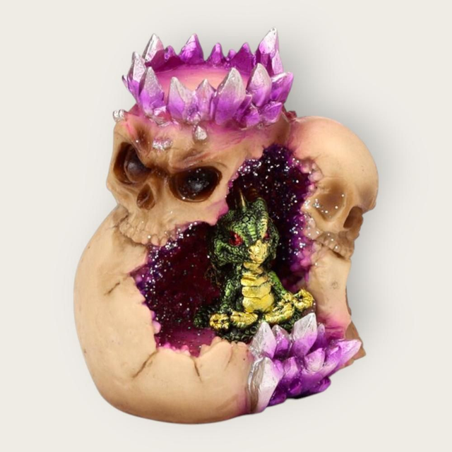 Crâne géode avec bébé dragon