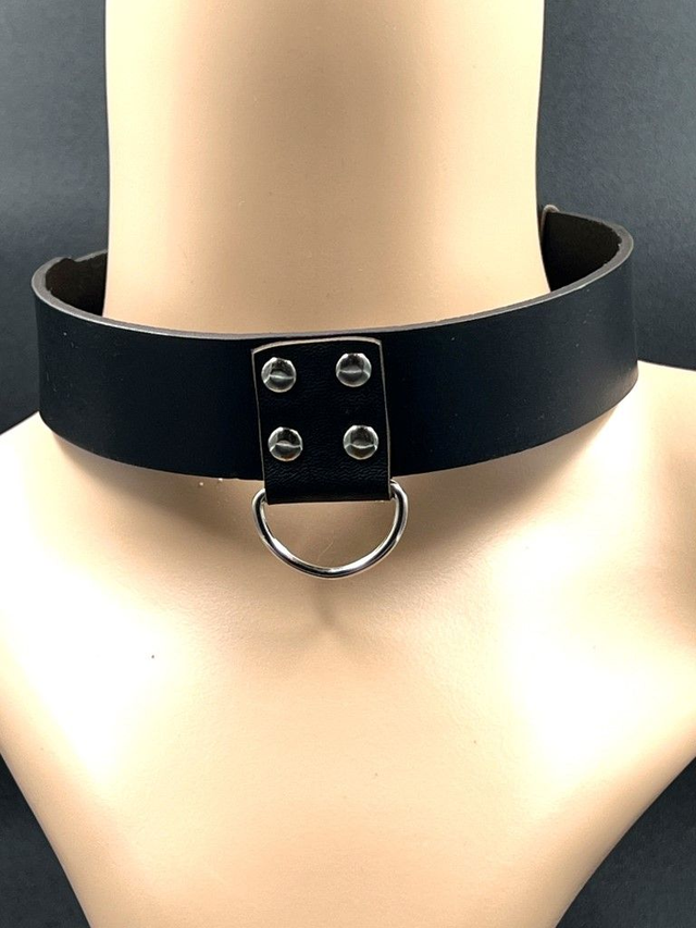 Collar van echt tuigleer 30mm breed met halve O-ring.