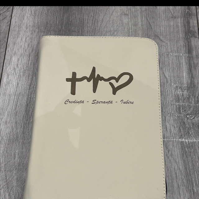 Biblia medie, crem deschis, credinta, speranta, iubire 