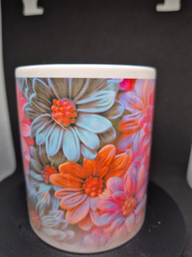 11 oz Thermo Reactive Mug (Personalised with your choice of writing or picture (We may contact you for more information via email))