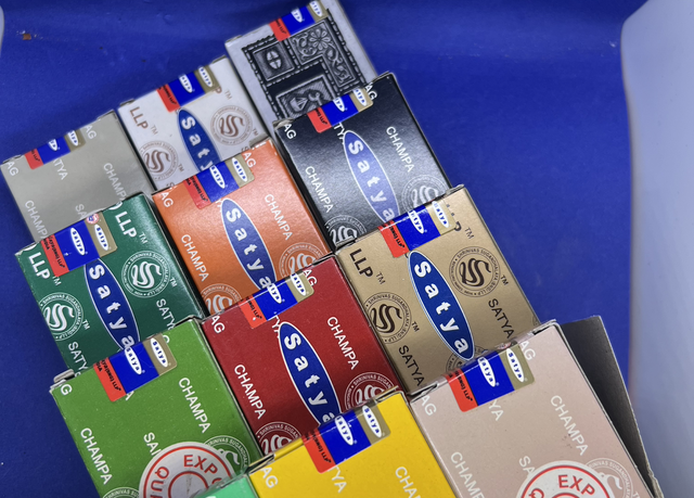 Pack de 12 encens Satya