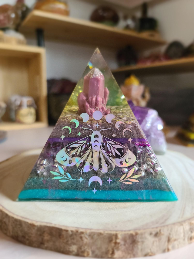 Pyramide Papillon 🦋 10cm