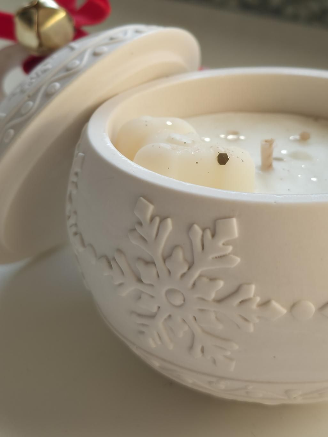 Bougie boule de Noël " Flocon de neige "