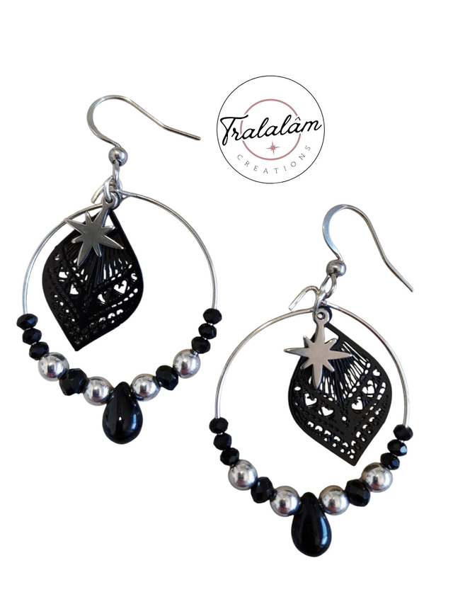✨Boucles d'oreilles créoles argentées estampes filigranées noires et perles de verre✨(173BO)