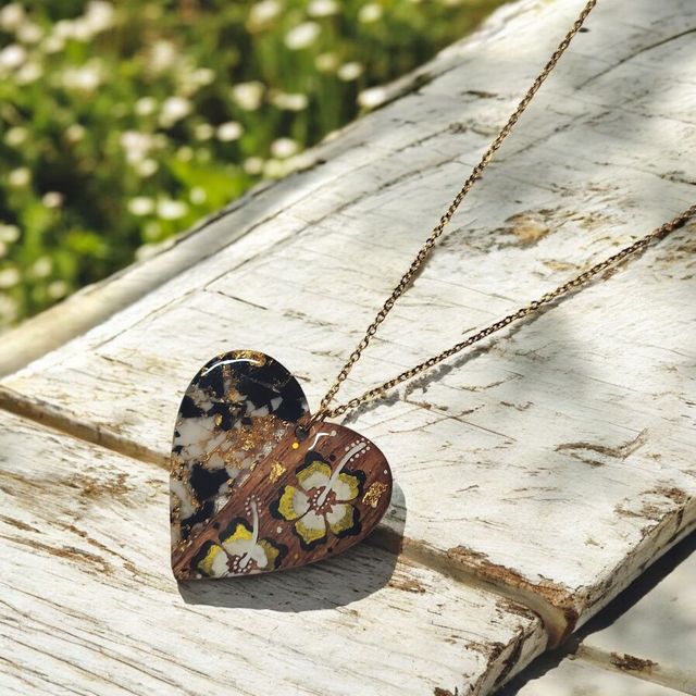 Collier dessiné Flora acier inoxydable noir blanc doré bi matière