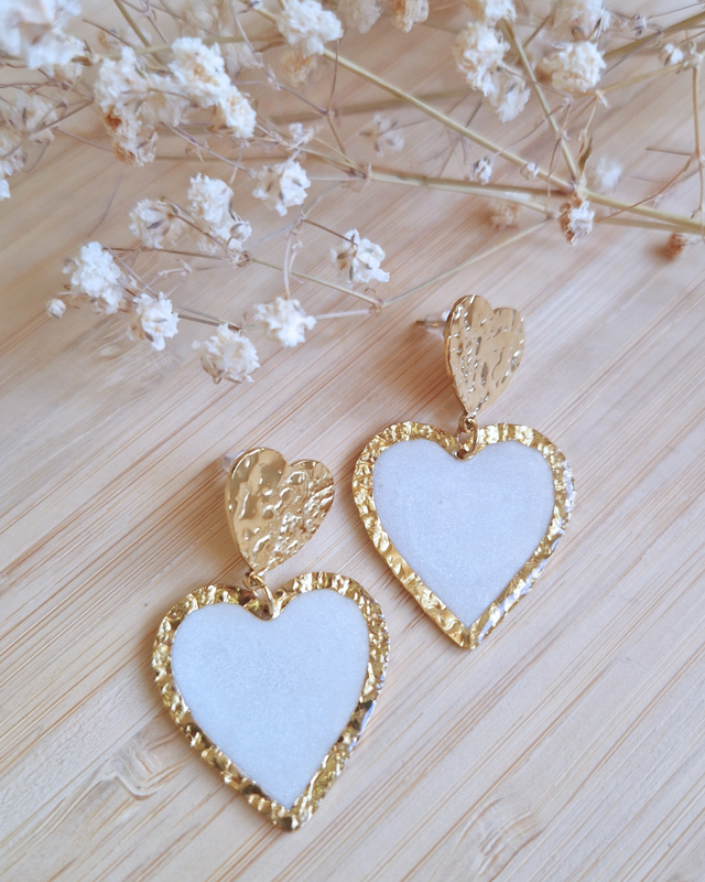 Amor - Boucles d’oreilles en résine faite main 