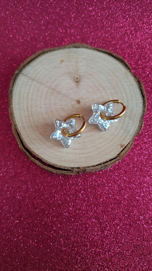 Créoles dorées étoiles paillettes bleues holographiques 