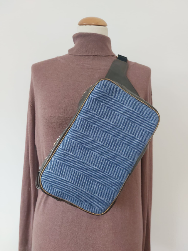 Sac banane en lainage et simili cuir