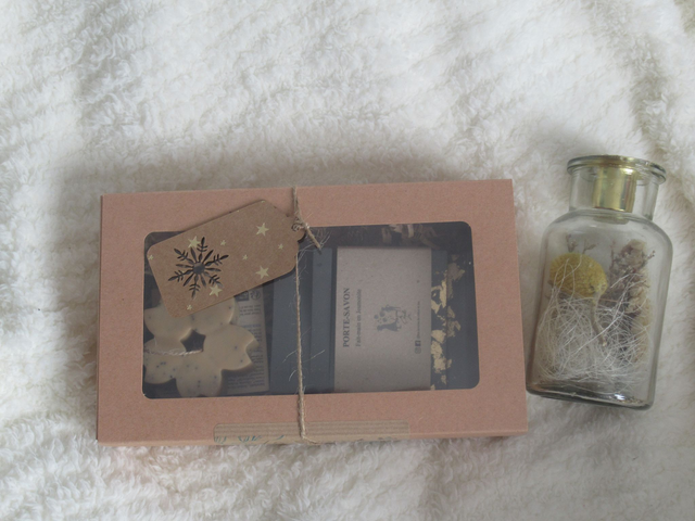 Coffret porte-savon et savon forme "Fleur" Exfoliant Bergamote