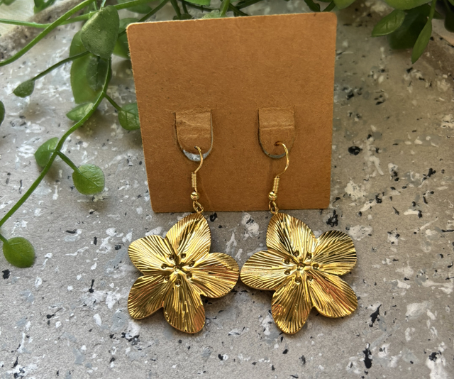 Boucles d’oreilles fantaisie doré fleur 