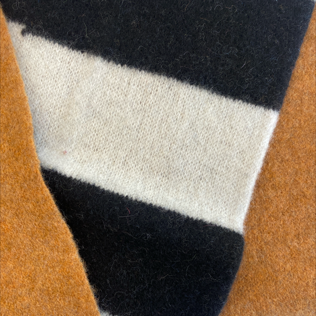 Wind Knitted Scarf gazelle, black and white