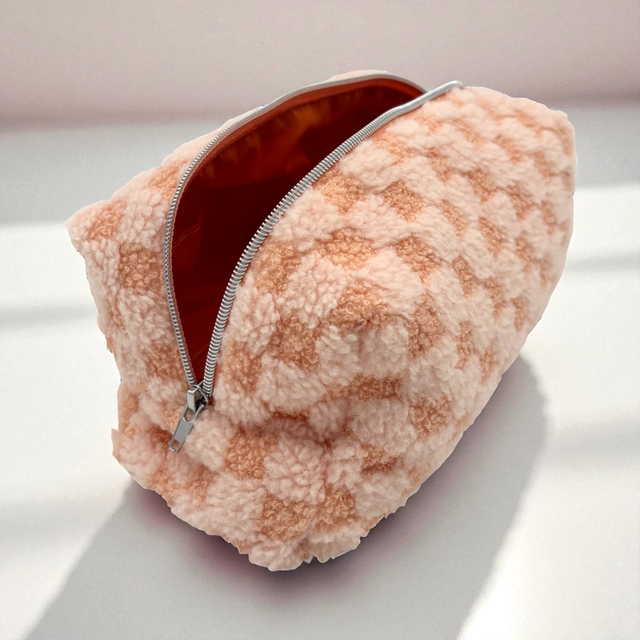 Kosmetiktasche Vicky groß - apricotfarbener Teddyplüsch