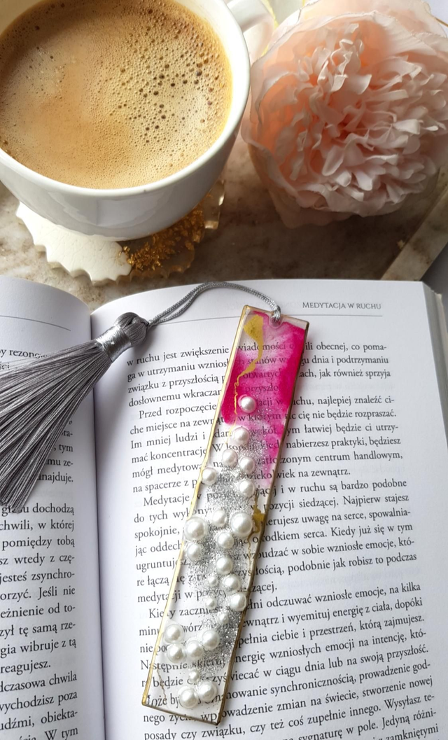 Pearl with pink bookmark
