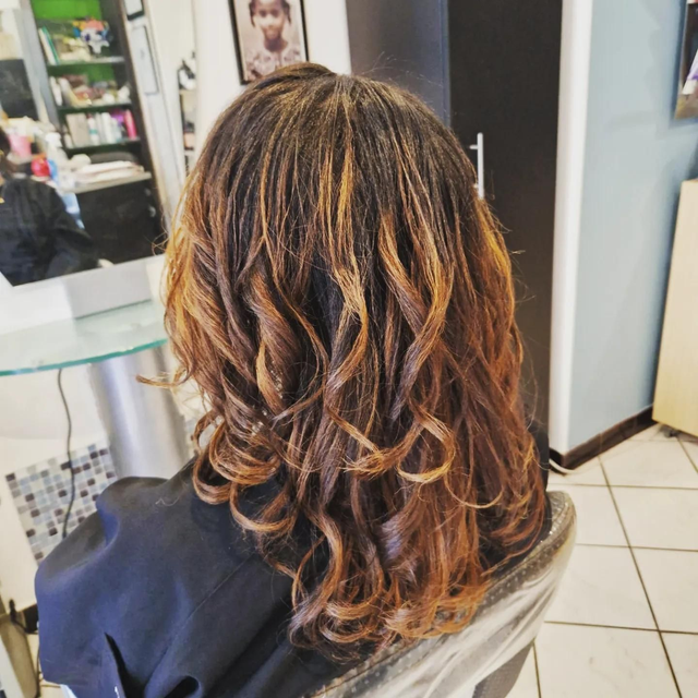 Rdv Soin:Nourrissant cheveux naturels en salon