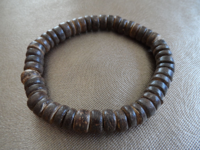 Bracelet en noix de coco