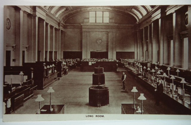 Long Room , Custom House, London, Vintage Postcard published by Joseph Neal Our Ref: A245 