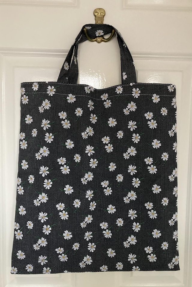 Unlined Tote Bag (Black &amp; White Daisy Spot)