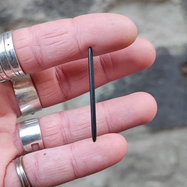 Barre de Piercing pour Nombril en Bois d'Ebène du Gabon