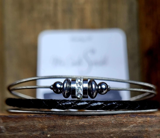 Bracelet corde de guitare surcyclées 