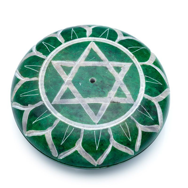 Galet pierre stéatite sculptée - Vert