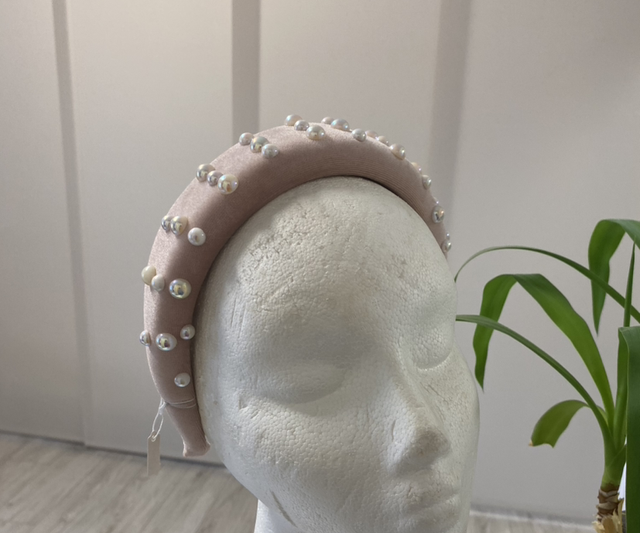 💗 baby pink velvet headband with pearls 