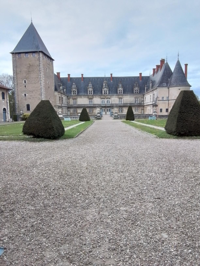 Visite guidée du château et visite libre du parc et des dépendances