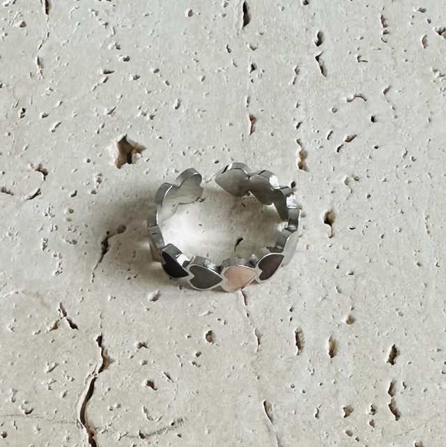 Ring beige hartjes zilver