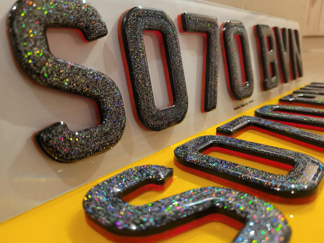 6mm Neon Red &amp; Black 4D with Glitter Gel