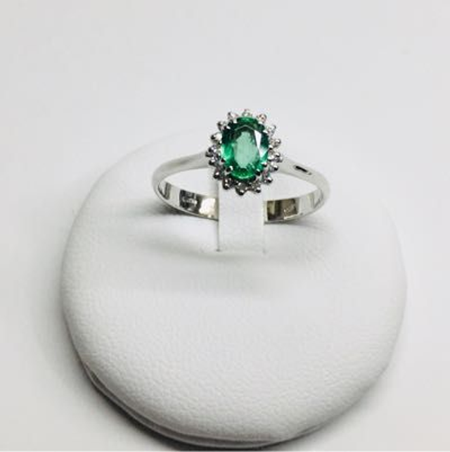 ANELLO ORO BIANCO SMERALDO E DIAMANTI G220