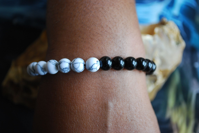 Bracelet en howlite et onyx