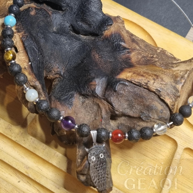 COLLIER VOYAGE DE L ÂME (turquoise, oeil de tigre,emeraude ,améthyste, agate rouge cornaline, citrine ,Topaze, pyrite)