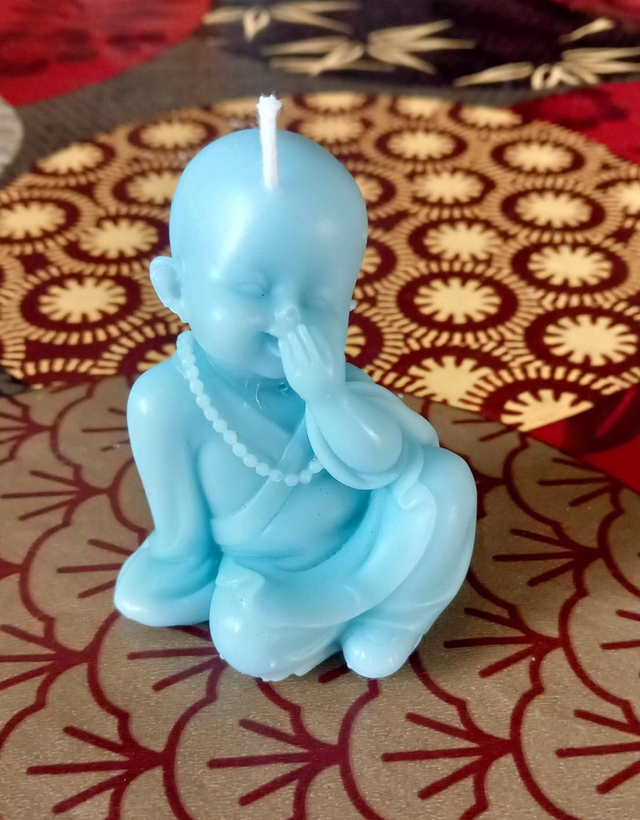 BeaCrea au plaisir d'offrir, les bougies fondantes, vous propose cette magnifique bougie parfumé  bouddha parfums
Prix : 8€