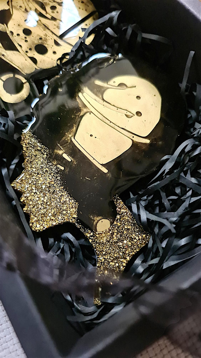 Set of 2 black and gold coasters