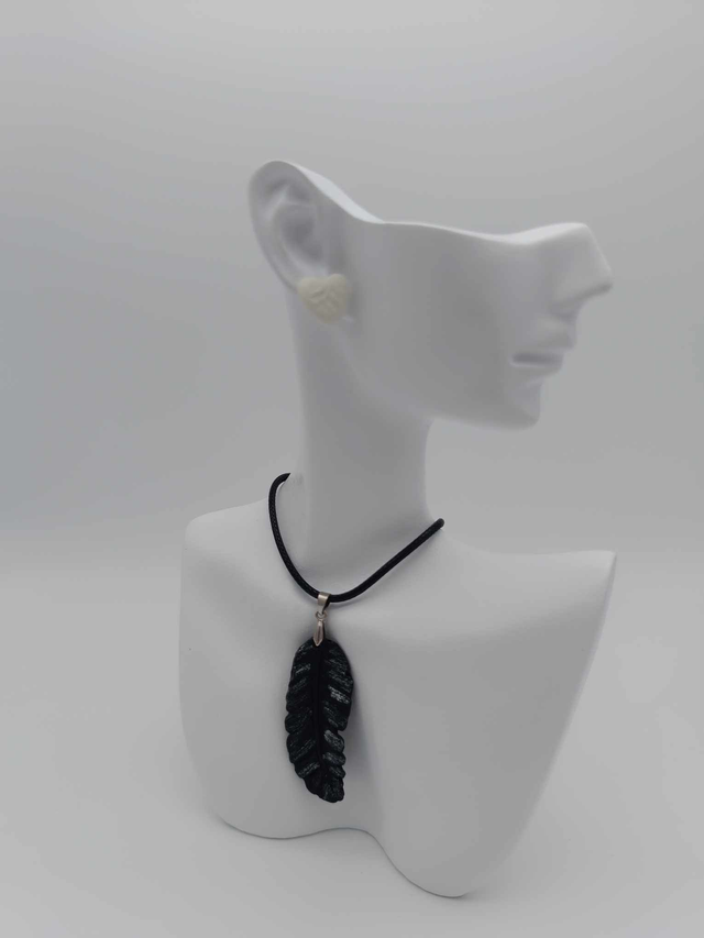 Collier en porcelaine froide Plume