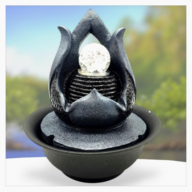 "Lotus" - Fontaine en résine 26 cm